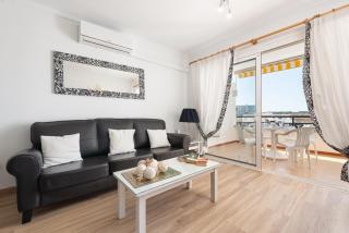 NEW Apartment Sol with Sea Views and Balcony by Bebreeze - 3