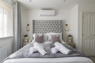 Stylish 4-Bed Home in Central Wellingborough - 7