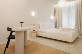 Ōura - Designer Apartment with Private Parking & AC - 0