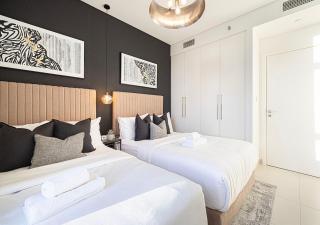 Luxury Burj Crown Suites by Maison Aurora - 3