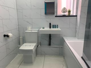 Tudors eSuites - Family Apartments - 4