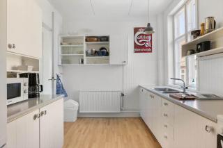 5587-Svaneke-Otto-Holst-Bakke-2 - 3