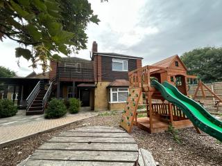 The 3 Squirrels Inn 8 bedrooms 10 beds - 0