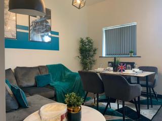Tudors eSuites - Family Apartments - 6