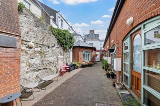 1 Bed Stylish Central Apartment - Barbican Plymouth - 5