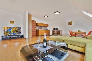 Dolná - mezonetový apartmán na námestí pre 4 - 8