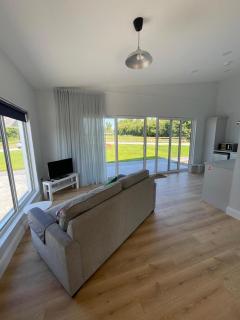 Kildare Holiday Apartments No 3 - Kildare - 8