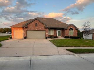 Luxury Home! Walking distance to golf! - 0