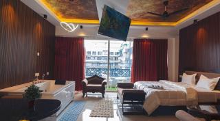 Jacuzzi Golden Aura Suite with Private - Ghaziabad - 0