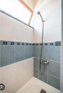 Central Located Rooms Lagos - 8