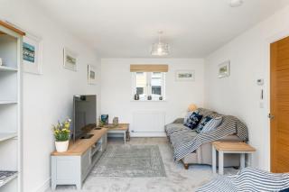Modern Home in Dartmouth Private Parking & Garden - 8