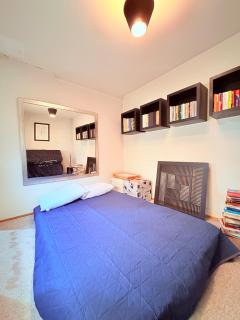 Treehouse-Inspired Apt near Angel 6 Guests Parking - 1