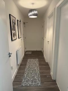 Modern 1-Bed Flat, Sleeps 4 - 5