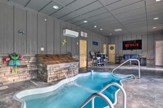 Pool Hot Tub Fire Table Games - Sevierville - 2