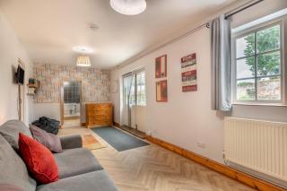 Middle Farmhouse - 7