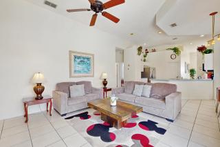 Grosvenor Getaway - 9