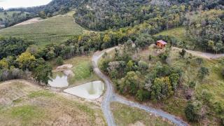 Cabana Romântica na Serra com Hidro, Lareira, Lagos e Trilhas - 1