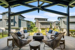 Luxe 3BR Lake Escape - BBQ Firepit & Pickleball - 8