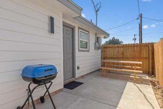 2B1B New Apt Near SPI - Brownsville - 2