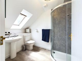 Bright comfy home, sea views and big skies - 1