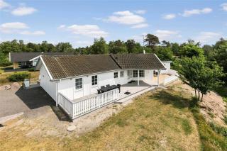1460-Aakirkeby-Holsteroddevej-3 - 0