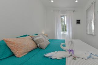 Hotel experience with daily housekeeping and laundry - 2