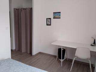 Chambre avec salle de bain et WC privés - 5