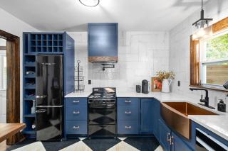 Old Clarksville House w Secret Speakeasy Style Bar - 914 Crossland Ave - 7