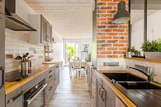 Diane - Beach, Wi-Fi, sleeps 6, Modern and Neat - 4