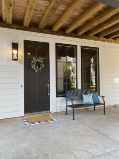 Luxe by the Lake - Pool Access - 9