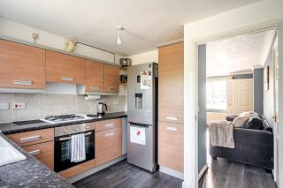 Cozy 2-Bed Home in Middleton - 8