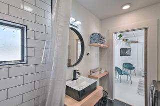 Casa Brisa Galveston Minutes from Beach! - 3