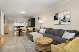 Modern 2 Bed Century City Apartment, Pool and Braai - 1