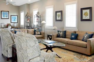 Poolside Paradise - 5