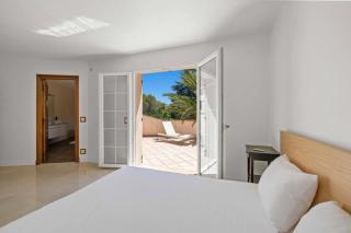Prestigious 5-star garden villa - 3