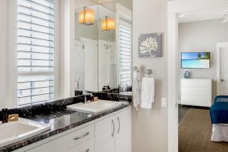 Poolside Paradise - 1