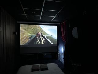 Cocon Jacuzzi et cinéma 4K - 5