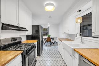 Modern King Bed 5 mins to Downtown - 2