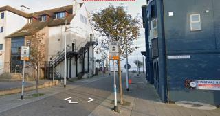 Sea View One Bedroom Apartment in Lowestoft by Eason Stays, Ideal For Weekend Getaways & Business Travellers - with Free parking! - 9