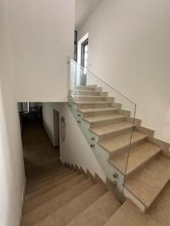 Modern 3BR Duplex in Einbay with Private Roof - 3