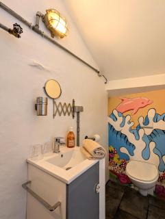 Garage Number 9 Private Urban Loft Apartment with Jacuzzi in Le Dorat - 8