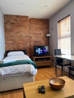 1 bedroom homely apartment, with balcony and private parking - Nottingham - 0
