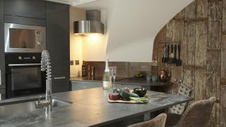 The Stone Barn, Eco Friendly, Wood-Fired Hot Tub - 6