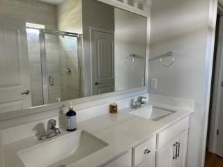 NEW HOUSE! 4BR Entire house Near Airport - 6