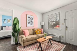 Relax and Unwind on Music Row - 1