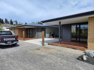 3BR | Decks | Wi-Fi | Quiet | Modern - 9