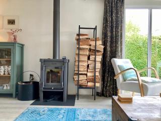 Charming Bungalow in Anjum, Netherlands with Lake Views - Anjum - 7