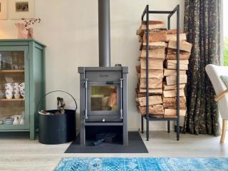 Charming Bungalow in Anjum, Netherlands with Lake Views - Anjum - 6