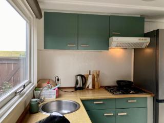 Charming Bungalow in Anjum, Netherlands with Lake Views - Anjum - 2