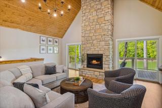 McDonald Lakeside Cottage - 6
